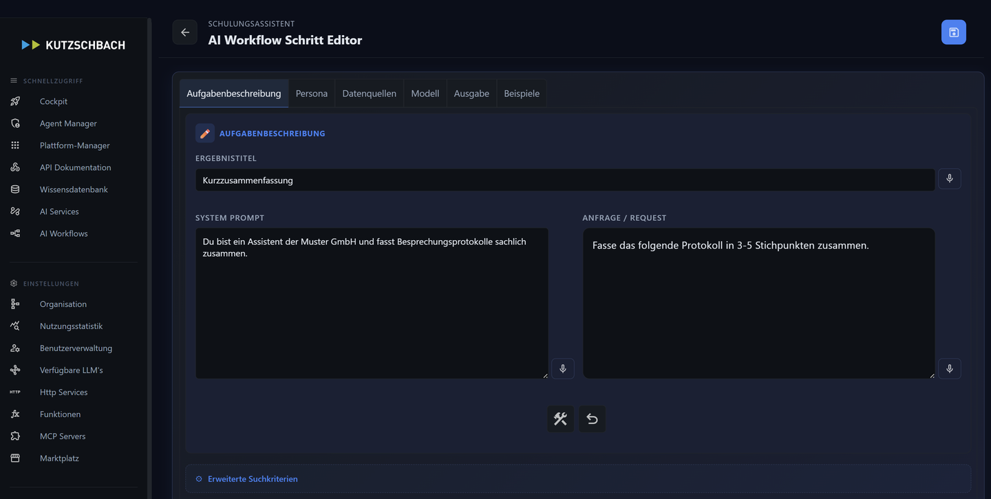 Echter AI-Workflow-Schritt-Editor (Demo-Instanz): Reiter Aufgabenbeschreibung mit Ergebnistitel, System-Prompt und Anfrage/Request sowie Reitern Persona, Datenquellen, Modell, Ausgabe, Beispiele